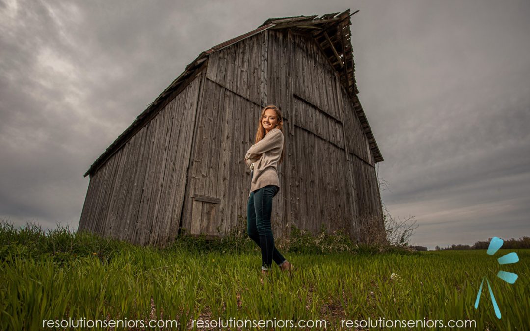 Mackayla – Country Barn Model Shoot