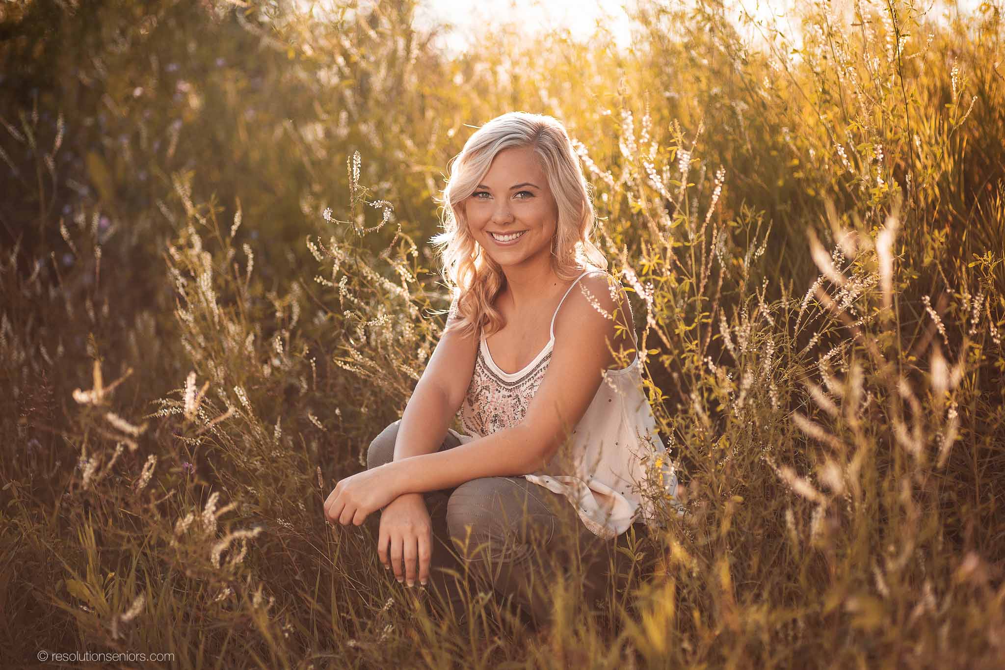 Girls outdoors depere senior pictures